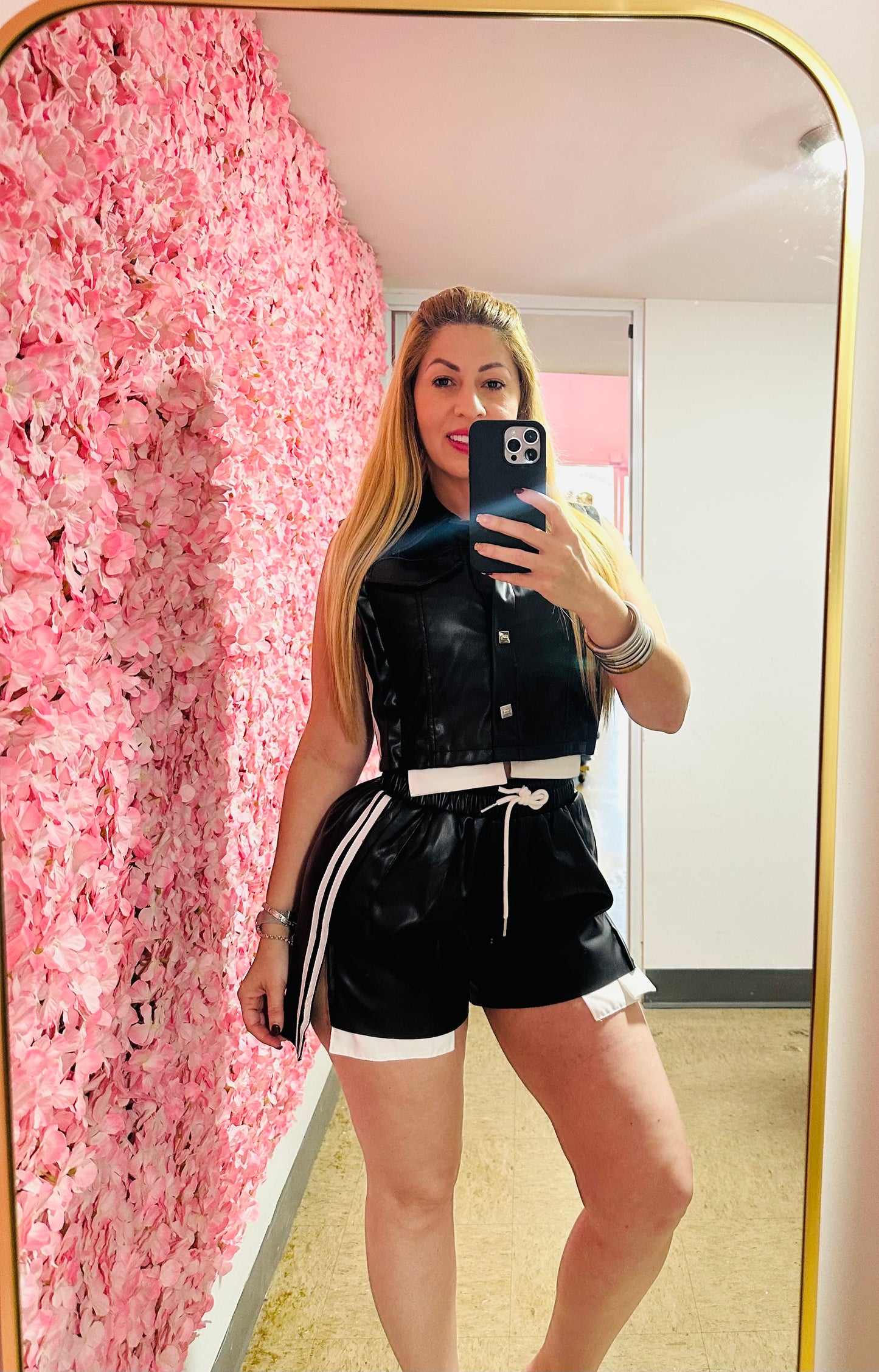 Ava